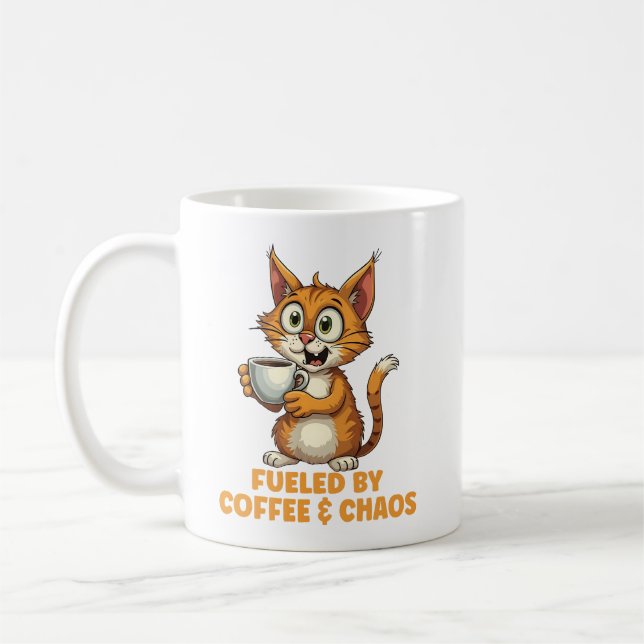 Kaffee und Chaos belebt, sonnige Katze mit Kaffee Kaffeetasse (Links)