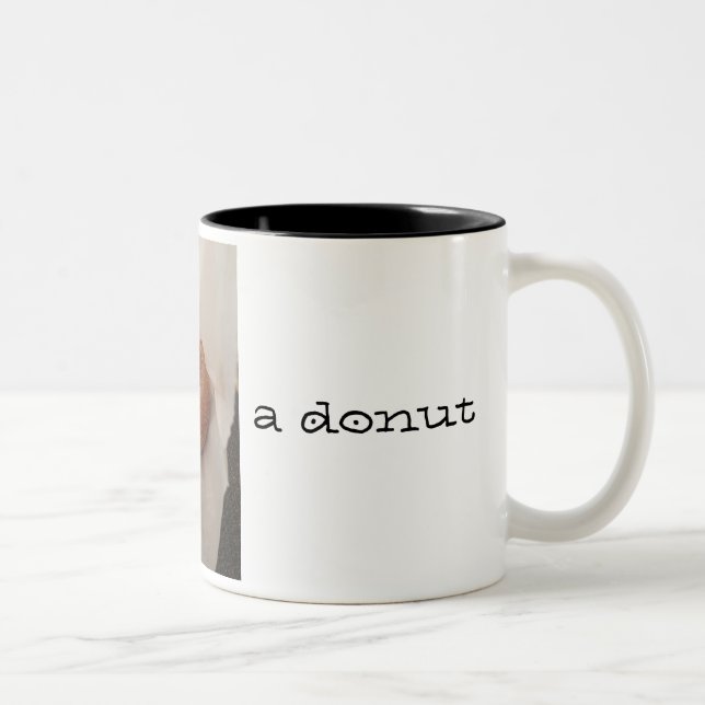 Kaffee und eine Krapfen-Tasse Zweifarbige Tasse (Rechts)