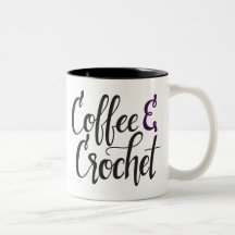 Kaffee und Häkelarbeit