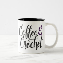 Kaffee und Häkelarbeit Zweifarbige Tasse