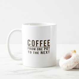 Kaffee - von einem Topf zur folgenden lustigen Kaffeetasse