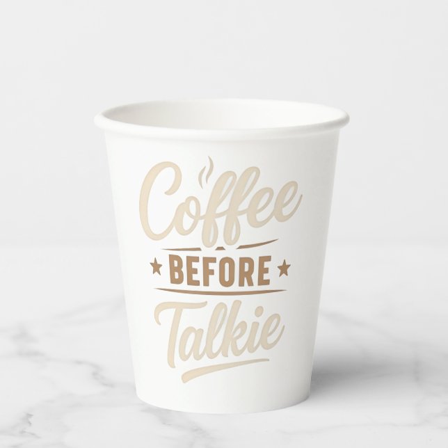 👉 Kaffee vor dem Gespräch – Lustiger Kaffeeliebha Pappbecher (Vorderseite)