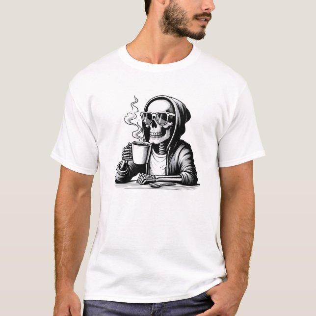 Kaffee zum Knochen - Funny Skeleton Coffee Design T-Shirt (Vorderseite)
