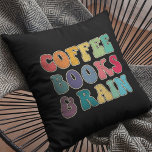Kaffeebücher und Regen Kissen<br><div class="desc">Bücher, Kaffee und Regenkissen: das ist die perfekte Kombination für Buchliebhaber und Kaffeesüchtige.</div>