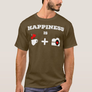 Kaffeefotografie liebt Glück ist Kaffee und T-Shirt