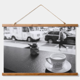 Kaffeepausen in NYC Wandteppich Mit Holzrahmen