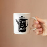 Kaffeepuppe Kaffee Funny Coffee Combo Tasse<br><div class="desc">"Pot head" in der Kaffeekanne lustige Kaffee-Tasse; wählen Sie eine beliebige Tasse oder ändern Sie den Griff/die Innenfarbe</div>