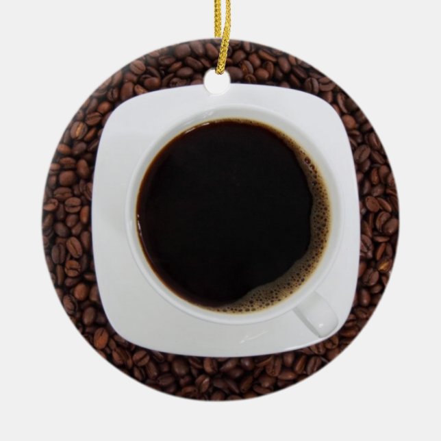 Kaffeetasse auf einem Bett der Keramikornament (Vorne)