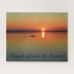 Kajak in den Sonnenuntergang