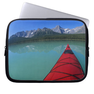 Kajakfahren auf dem Waterfowl Lake unterhalb des H Laptopschutzhülle