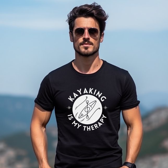 Kajakfahren ist meine Therapie 2 Männer T - Shirt (Von Creator hochgeladen)