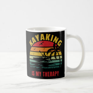 Kajakfahren ist meine Therapie im Außendesign Kaffeetasse