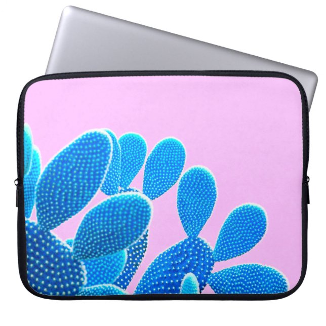 Kakteen blau auf rosa Untergrund. Mode, m Laptopschutzhülle (Vorderseite)