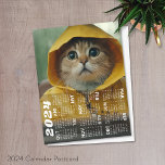 Kalender 2024 mit niedlicher Katze in gelber Aufma Postkarte<br><div class="desc">Ein moderner und einfacher Kalender 2024 mit einem niedlichen KatzenFoto.</div>