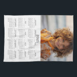 Kalender 2025 mit Foto - Vollansicht des Jahres Geschirrtuch<br><div class="desc">Ein sehr nützlicher Artikel für Schule oder Zuhause. Ein Standardkalender mit einem Foto oben. Hier sehen Sie eine komplette Jahresansicht aller Daten.</div>