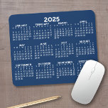 Kalender der ganzjährigen Ansicht - horizontal Mousepad<br><div class="desc">Blau und Weiß - Ein minimaler, einfacher 12-monatiger Kalender mit einem soliden Farbhintergrund. Eine Standardsuche nach Ihrem Zuhause-Büro oder Schulfach. Die Schriftart sind einfach zu lesen und die Farben können geändert werden. — Wenn Sie den personalisierten Bereich öffnen, wird es Sie zu einem erweiterten Designbereich führen, in dem Sie die...</div>