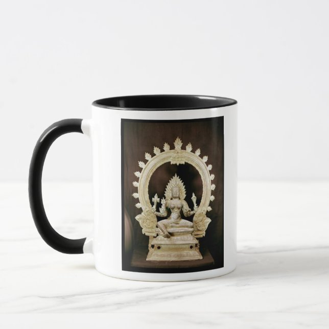 Kali, von Vijayanagar Tasse (Links)