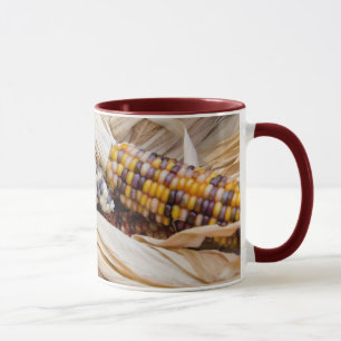Kalifornien. Bunte Indianermais im Herbst Tasse