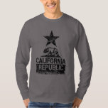 KALIFORNIEN - Stil der Staatsflagge T-Shirt<br><div class="desc">Das Design der kalifornischen Staatsflagge wird hier auf diesem feinen, individuellen Kleidungsstück mit einem größeren, lebendigen Stern und einem bedrückten Grunge-Dekor wiedergegeben. Hier finden Sie eine Auswahl von Sonderdesigns der Kalifornischen Republik, die für bestickte lässige Geräte und Geschenkideen für jeden zugänglich sind. Verwenden Sie den Link "Diesen Designer Gefragt", um...</div>