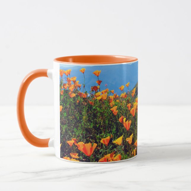 Kalifornische Pfeffer, die einen Hügel bedecken Tasse (Links)