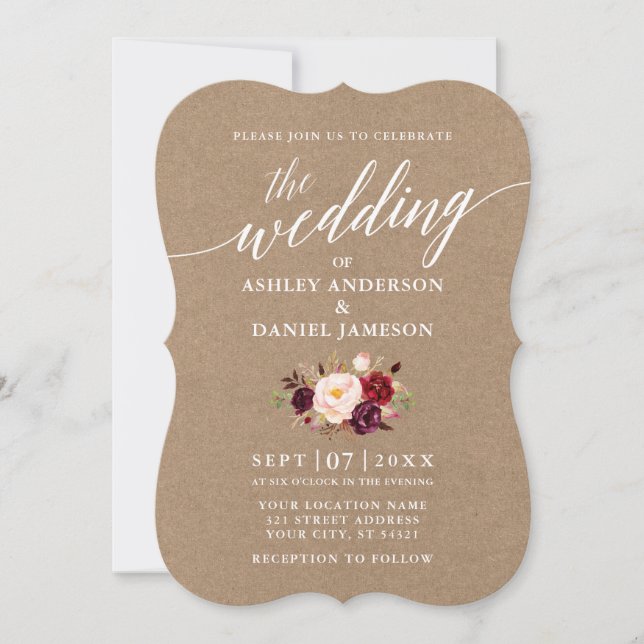 Kalligrafie Script Burgundy Floral Wedding Kraft Einladung (Vorderseite)