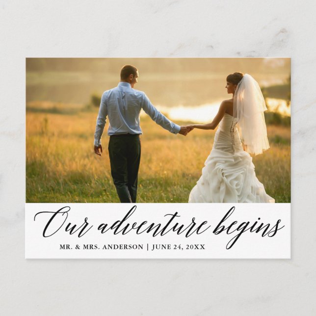 Kalligrafie Unser Abenteuer beginnt Hochzeit Postkarte (Vorderseite)