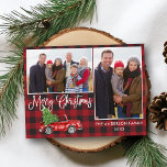 Kalligrafie Weihnachten Vintager LKW Kariert 2 Fot Postkarte<br><div class="desc">Moderne Fun Calligrafie Drehbuch Frohe Weihnachten 2 Foto Weihnachtskarte - Wasserfarbe Vintager roter LKW mit Christbaum auf Red Buffalo Kariert</div>