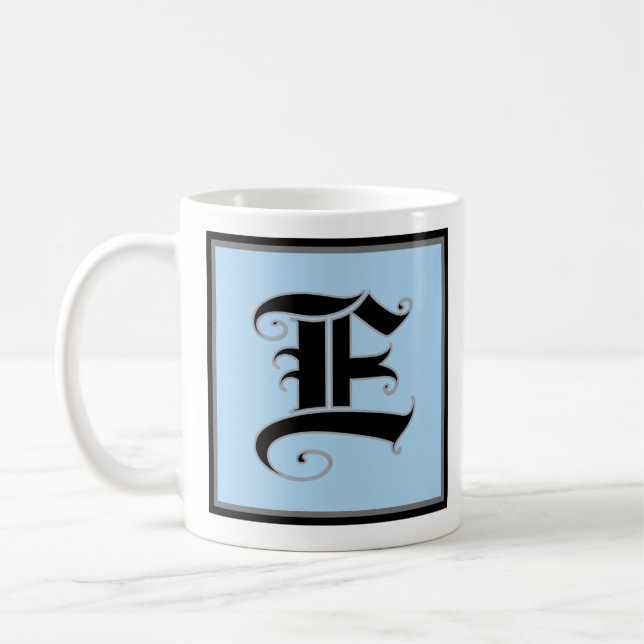 Kalligrafische Hauptstadt Buchstabe E Kaffeetasse (Links)