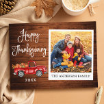 Kalligrafisches Holz Erntedank LKW Instant Foto Postkarte<br><div class="desc">Moderne Fun Kalligrafie Script. Glücklicherweise Thanksgiving Instant Camera Style Foto Holiday Postcard beinhaltet Watercolor Vintag Red Truck mit Pumpkins. Rustikales Landholz.</div>