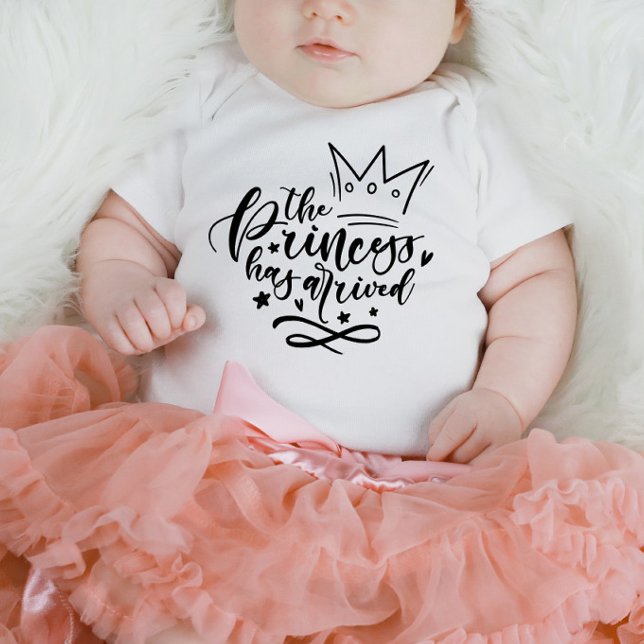 Kalligraphie, die Prinzessin ist angekommen Baby Strampler (Von Creator hochgeladen)