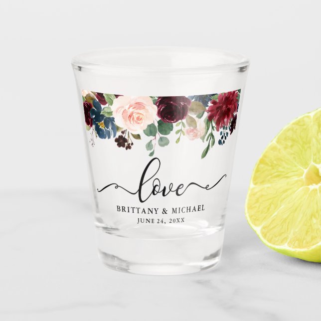 Kalligraphie-Liebe-Burgunderblumenhochzeit Schnapsglas (Vorderseite)