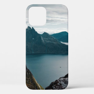 KALMKÖRPER DES WASSERS IN DER NÄHE DES BERGS Case-Mate iPhone HÜLLE