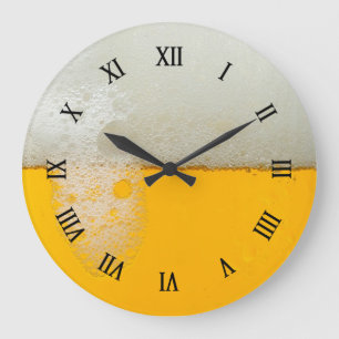 Kaltes frisches Bier Große Wanduhr