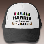 Kamala Coconut Trucker Hat Truckerkappe<br><div class="desc">Stehen Sie auf und sprechen Sie mit diesem Lastwagen, der Kamala Harris Kampagne für den Präsidenten unterstützt. Farbenfrohe Stilstiftschrift und Kokosgrafik. Ihre Auswahl an Farbstilen</div>