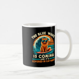Kamala die Blaue Welle kommt und sie ist eingedeck Kaffeetasse
