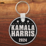 Kamala Harris 2024 für die Präsidentschaftswahl Schlüsselanhänger<br><div class="desc">Kamala Harris 2024 für die Präsidentschaftswahl Retro Button</div>