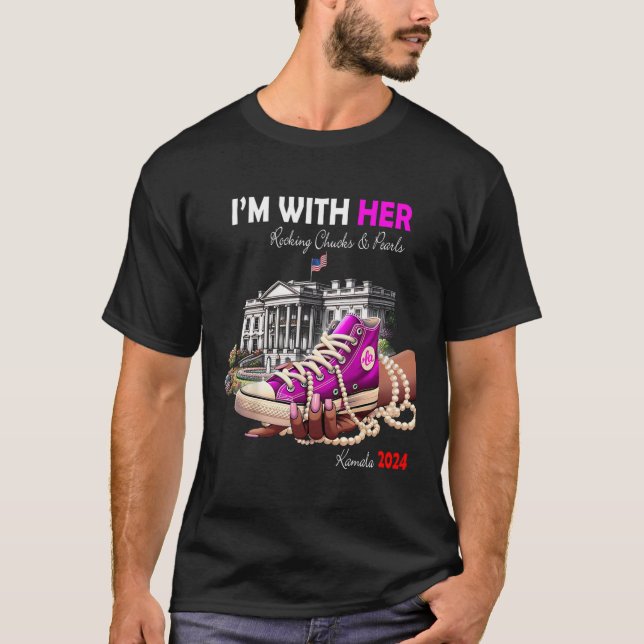 Kamala Harris 2024 Ich bin mit ihren Rockstäbchen  T-Shirt (Vorderseite)
