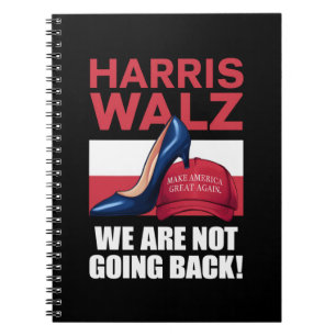 Kamala Harris Absätze treten auf roten MAGA-Hut   Notizblock