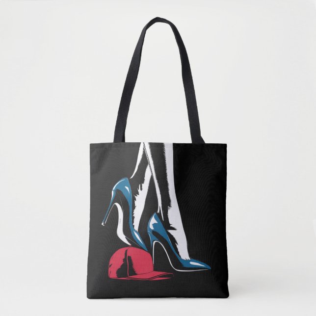 Kamala Harris Heels treten auf Maga Hat Tasche (Vorderseite)