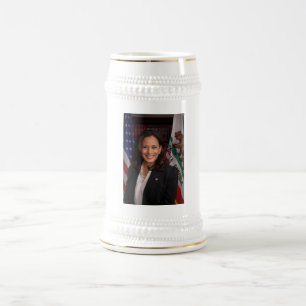 Kamala Harris Kandidat für das Amt des Präsidenten Bierglas