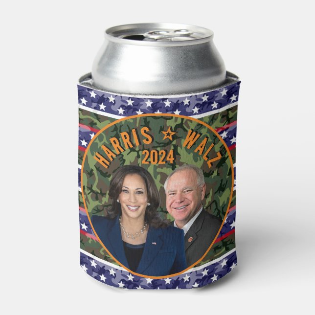 Kamala Harris Tim Walz Präsident Camouflage für Fo Dosenkühler (Kanne Vorderseite)