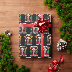 Kamala Harris Weihnachtsfeier Weihnachtsmannmütze Geschenkpapier