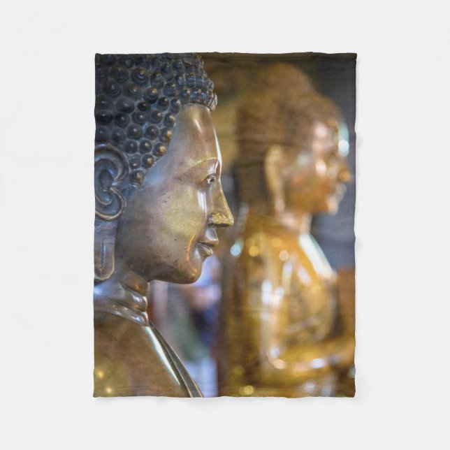 Kambodscha, Phnom Penh. Buddha-Statuen Fleecedecke (Vorderseite)