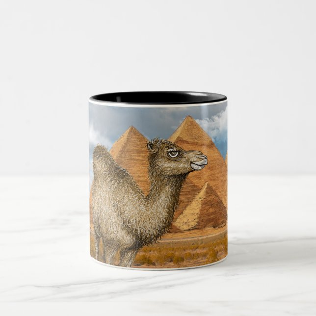 Kamel in den Pyramiden von Gizeh Zweifarbige Tasse (Mittel)