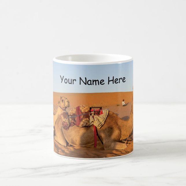 Kamel in der omanischen Wüste Kaffeetasse (Mittel)