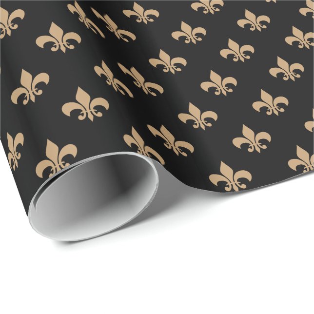 Kamelbraune Fleur-de-lis auf Schwarz Geschenkpapier (Rolleneckpunkt)
