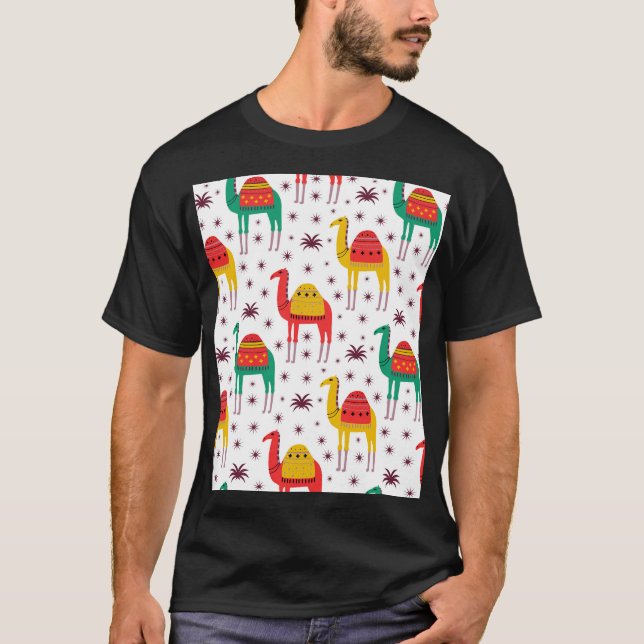 Kamelflache Farbe, dekoratives Muster. T-Shirt (Vorderseite)