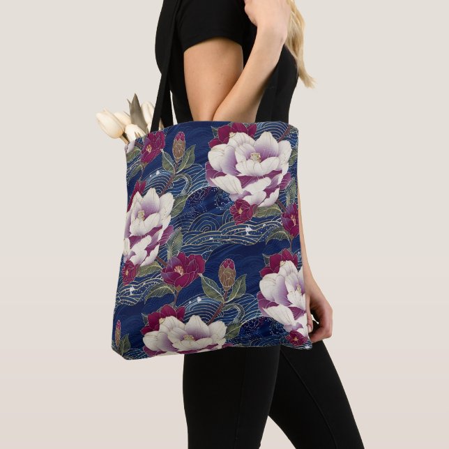Kamelien auf Dunkelblau Tasche (Von Nahem)