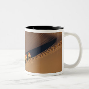 Kamelkarawane in der Wüste, Dunhuang, Gansu Zweifarbige Tasse