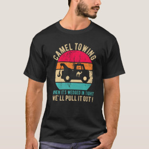 Kamelschleppen, wenn er an einem kurzen Halloween  T-Shirt